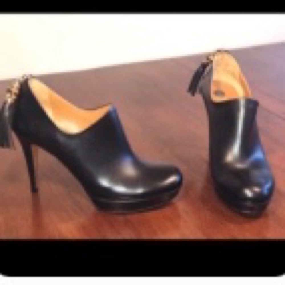 Gucci booties